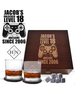 Luxury whiskey glasses gift sets for 18th birthdays with gamers design.