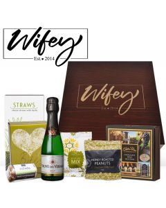 Wedding anniversary gifts for wife gourmet luxury hamper with French wife, chocolates and more.