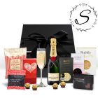 Luxury personalised Champagne gift boxes with love heart wreath design.